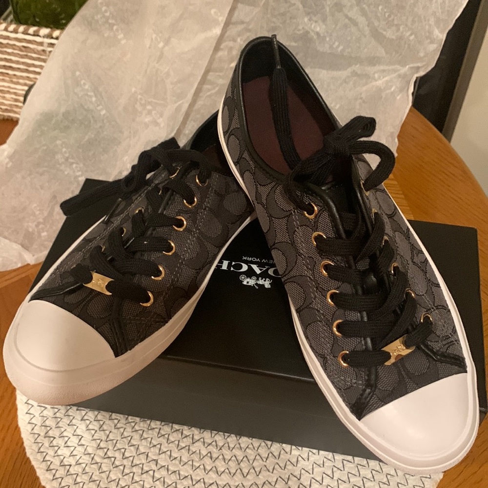 New Coach logo sneakers size 10